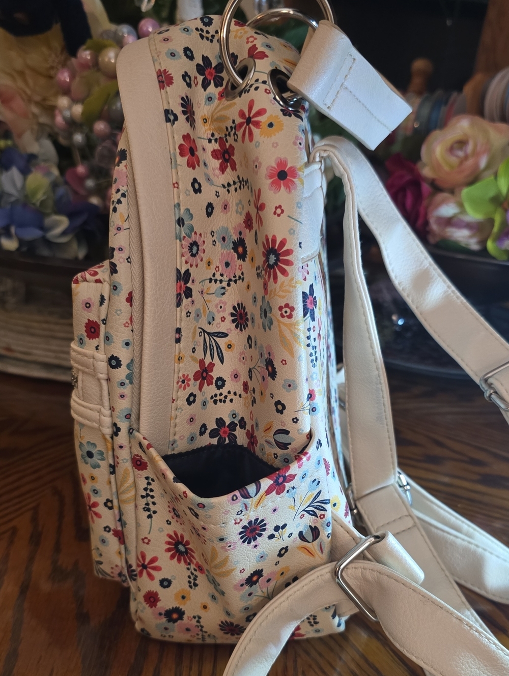 Mini Floral Backpack - Picture 3 of 9
